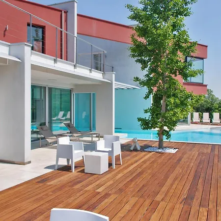 D'exception A Desirat Avec Piscine Privee